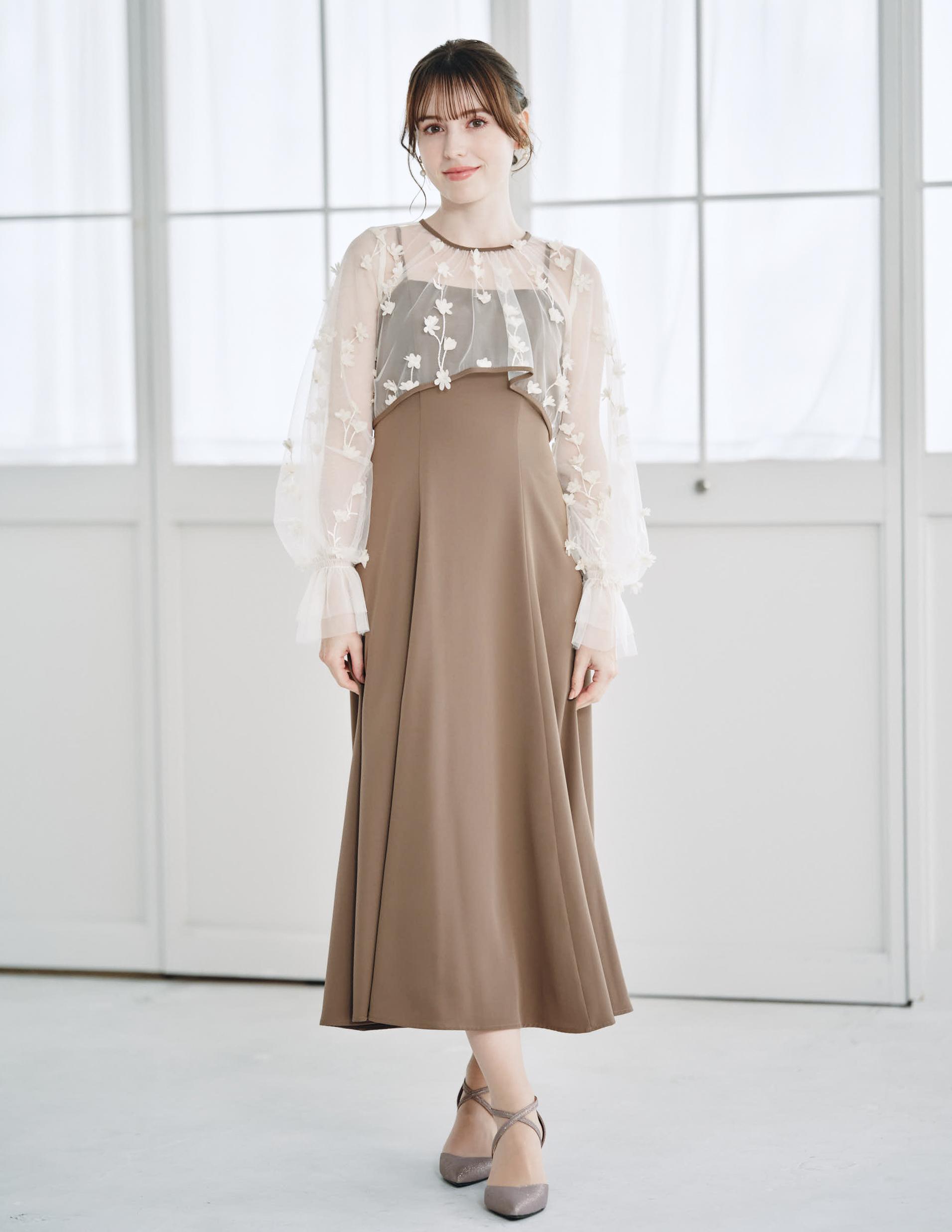 【AIMER】3Dフラワー刺繍ボリュームスリーブブラウス×フィット＆フレアキャミソールワンピース の画像1