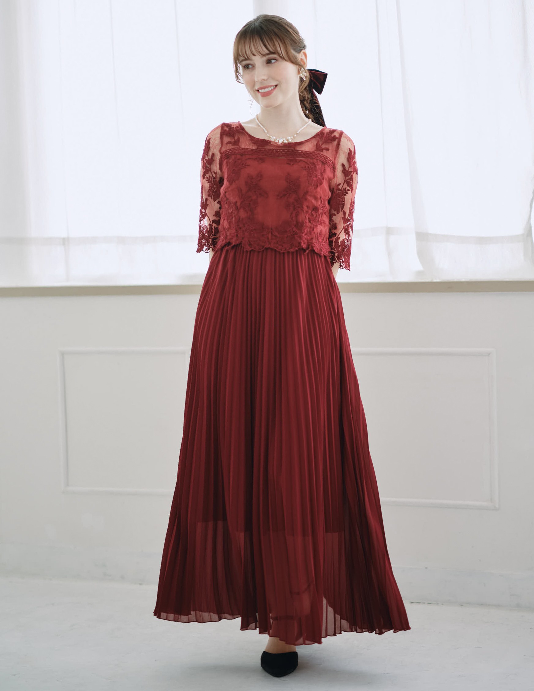 袖あり花柄刺繍シアーレース切替えシフォンプリーツワンピース の画像1