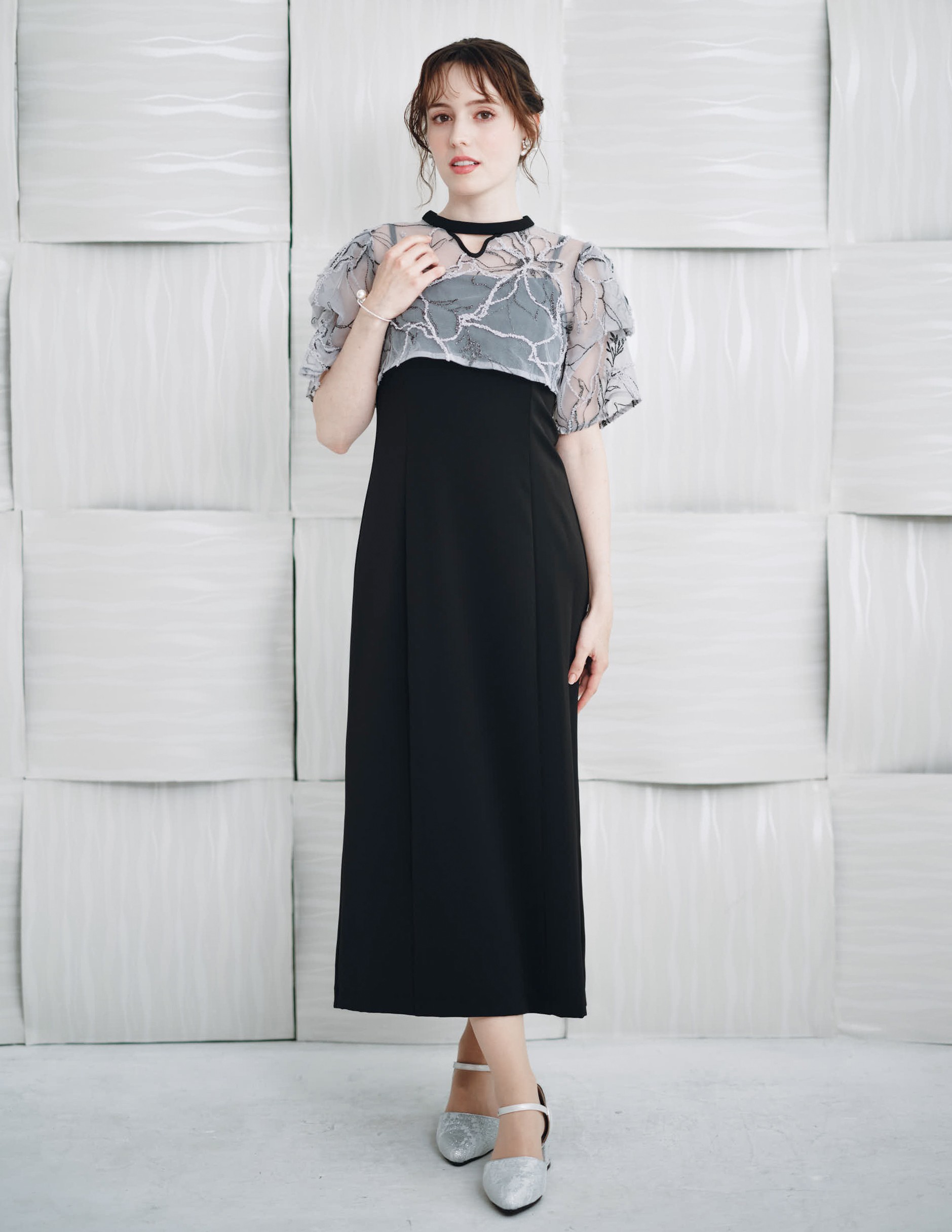 【AIMER】フラワーモール刺繍キーネックブラウス×Iラインキャミソールワンピース の画像1