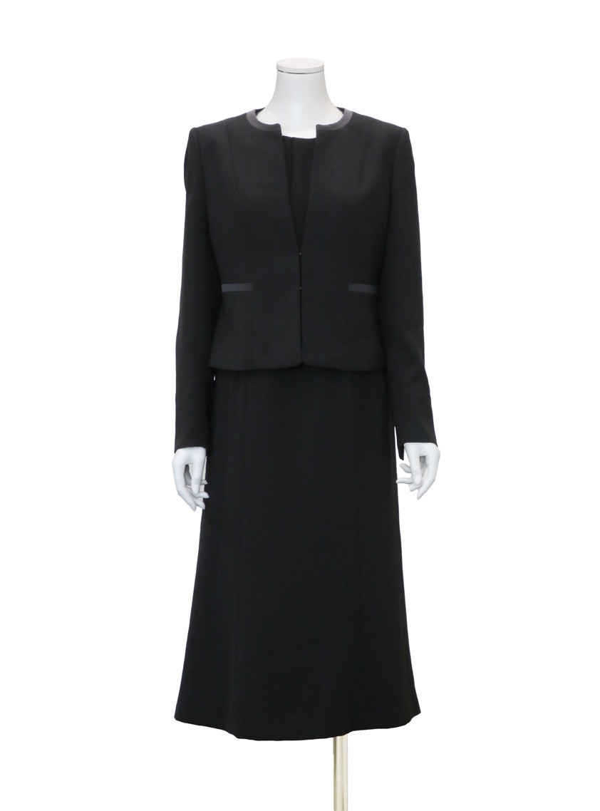 ノーカラージャケットアンサンブルスーツ の画像1