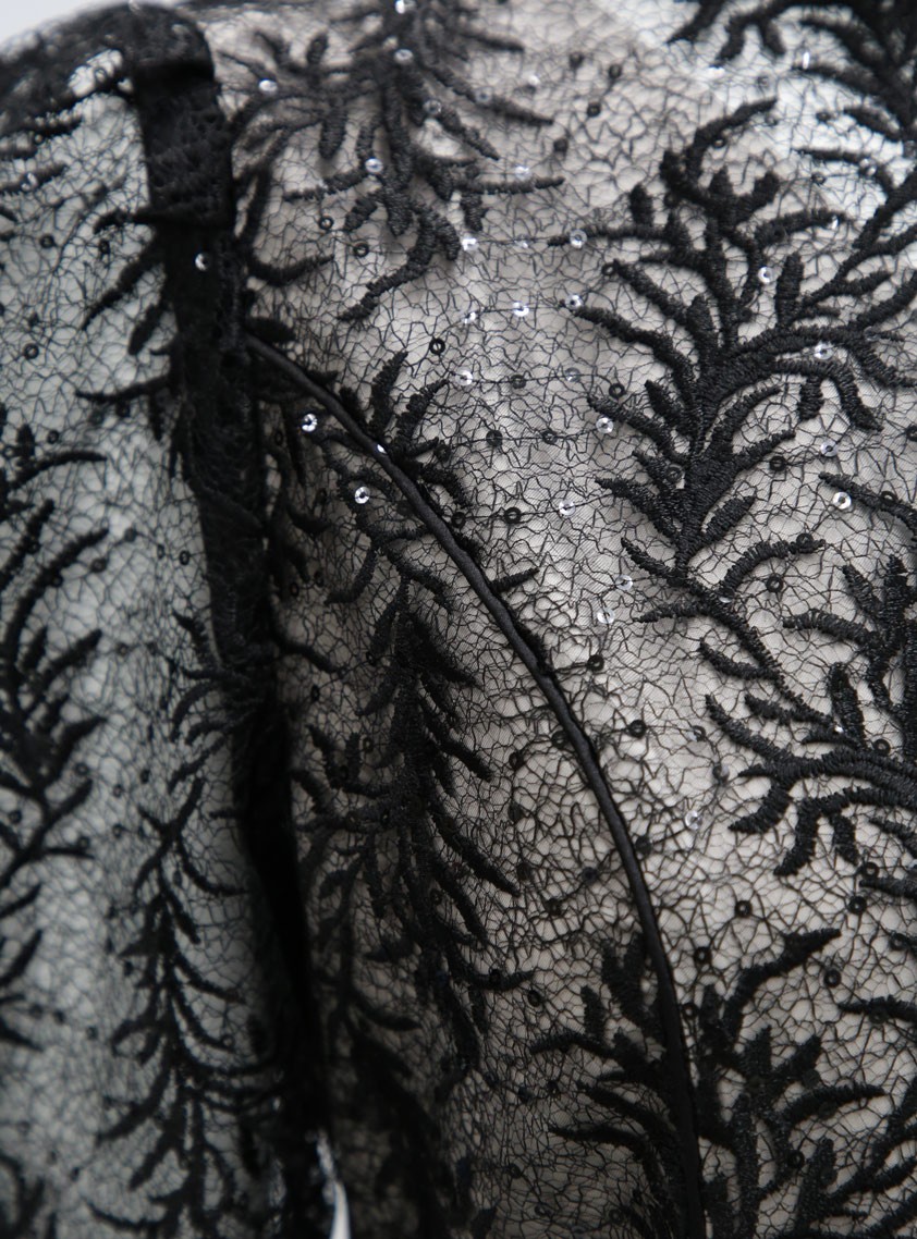 スパンコール入りリーフ柄刺繍レースワンピース の画像11