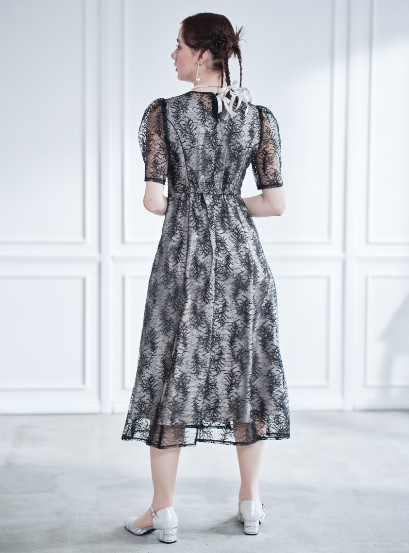 スパンコール入りリーフ柄刺繍レースワンピース の画像3