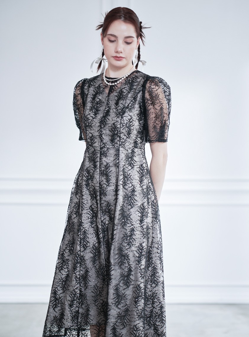 スパンコール入りリーフ柄刺繍レースワンピース の画像4