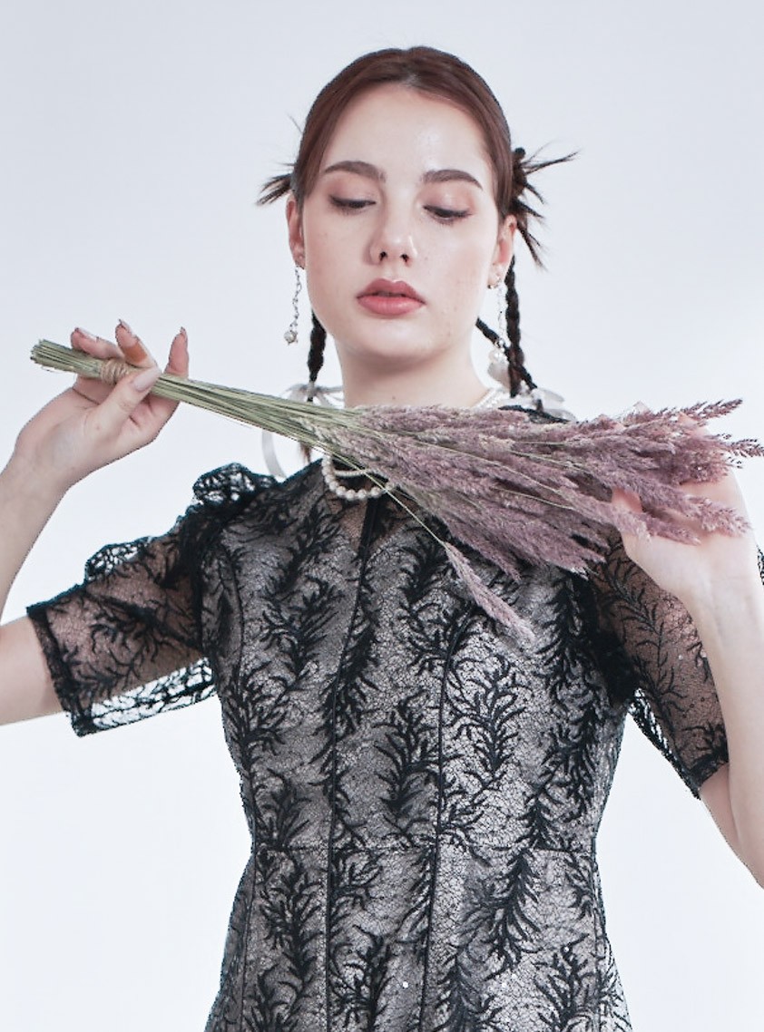 スパンコール入りリーフ柄刺繍レースワンピース の画像6